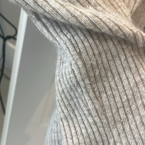 Reformation Hart Cashmere Sweater - Picture 6 of 7